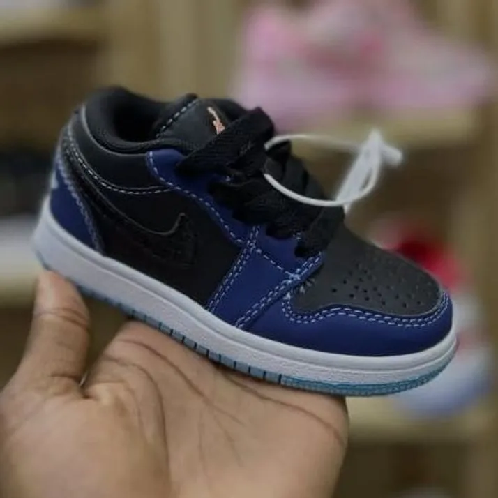 Jordan Air Jordan 1 Low Navy / Black in Midnight Navy / Black / Ice Blue — thumbnail 3