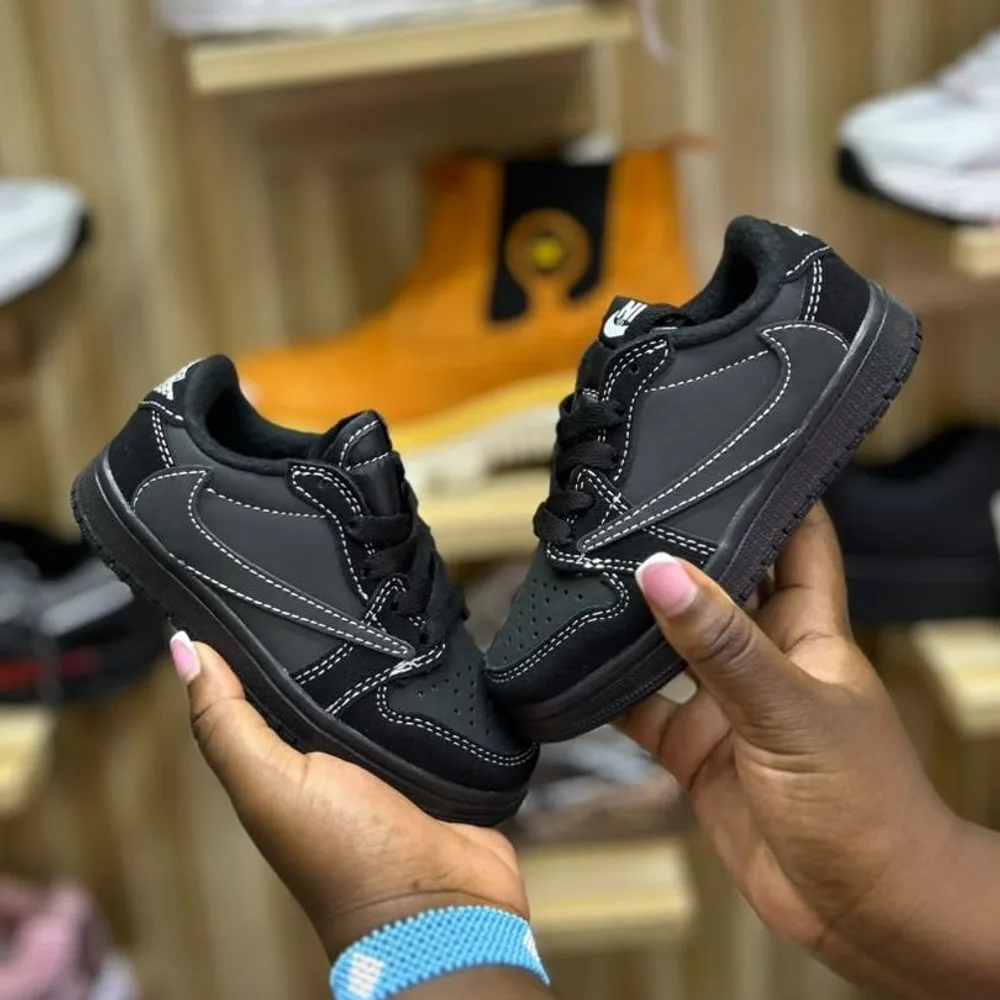 Jordan Air Jordan 1 Low Travis Scott Black Phantom in Black / White stitching — thumbnail 2