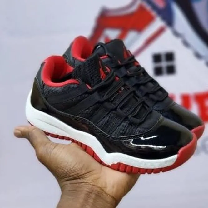 Jordan Air Jordan 11 Low Bred — Black / True Red / White