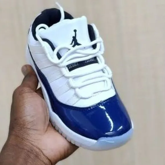 Jordan Air Jordan 11 Low Concord Navy in White / Midnight Navy / Icy sole — thumbnail 2