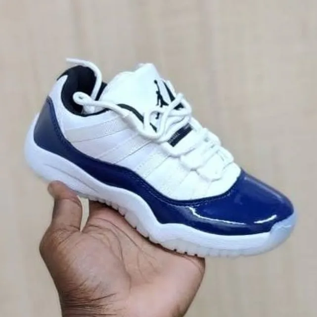 Jordan Air Jordan 11 Low Concord Navy (Big Kids) — White / Midnight Navy / Icy sole