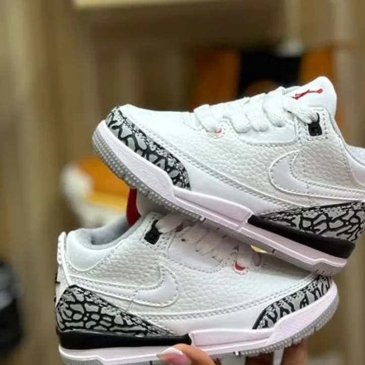Jordan Air Jordan 3 White Cement in White / Cement Grey / Fire Red — thumbnail 2