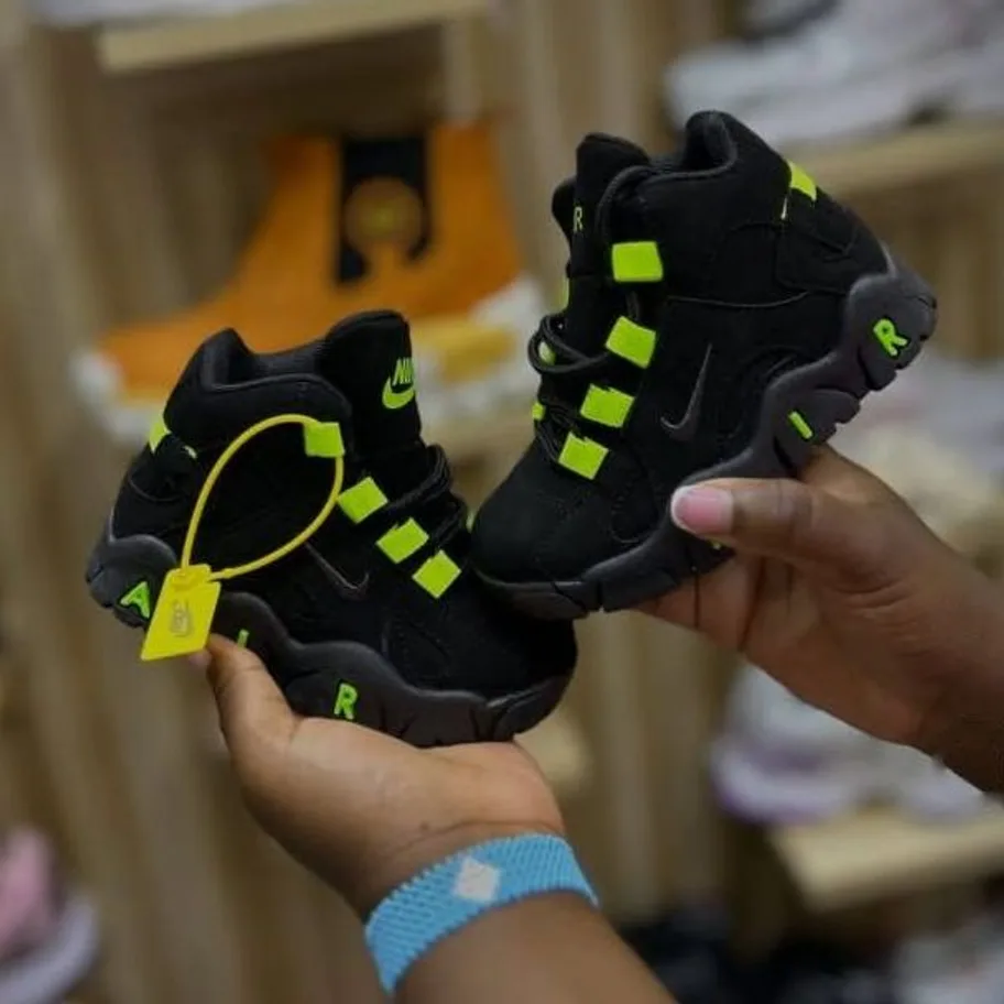 Nike Nike Air Barrage Mid Black / Volt in Black / Volt — thumbnail 2
