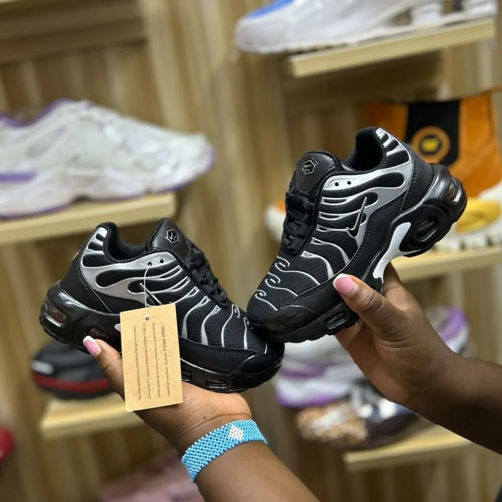 Nike Nike Air Max Plus TN Black / Silver in Black / Metallic Silver — thumbnail 2