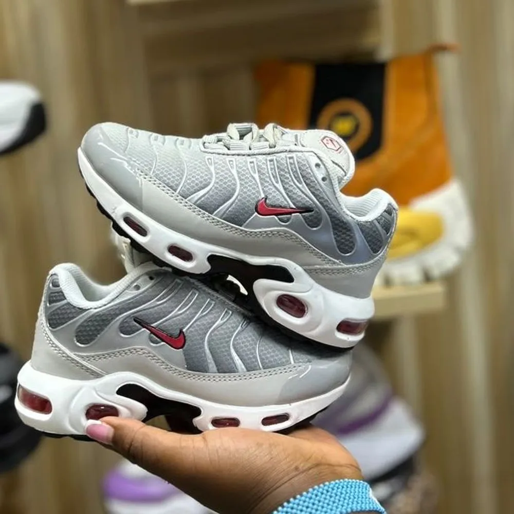 Nike Nike Air Max Plus TN Silver / Red — Metallic Silver / University Red / White