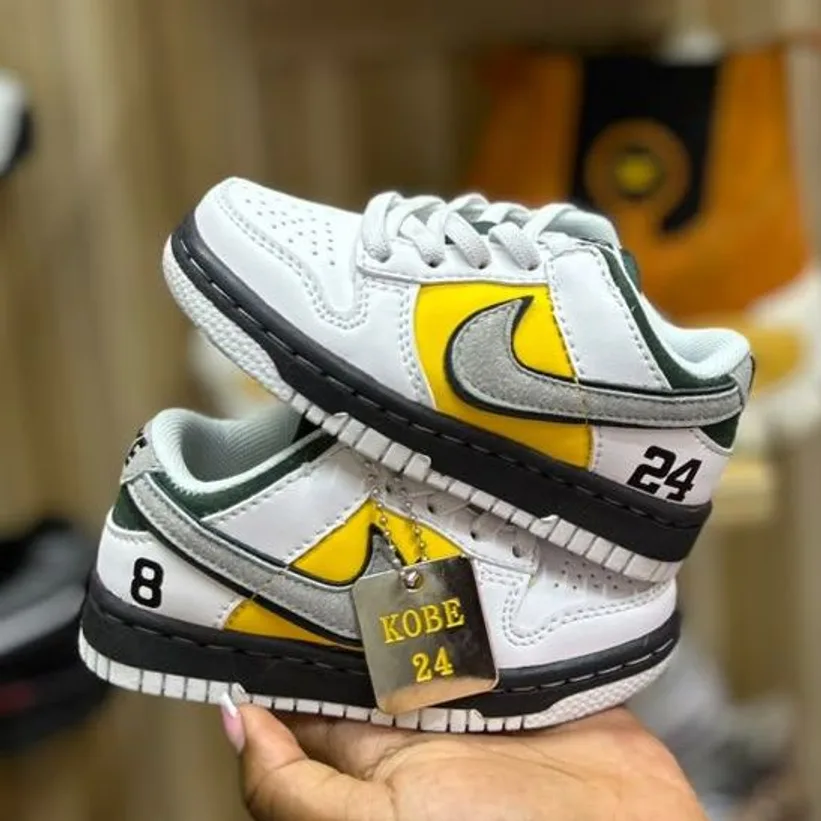 Nike Nike SB Dunk Low Kobe 8 / 24 in White / Yellow / Grey / Green — thumbnail 2
