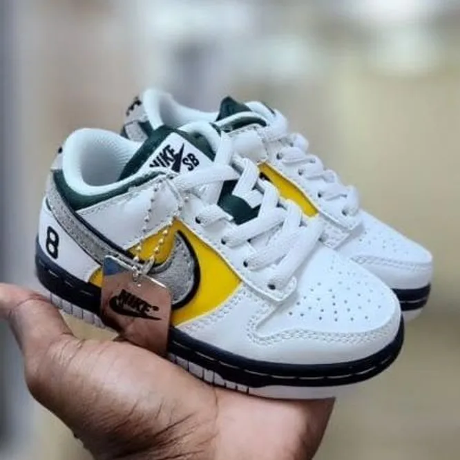 Nike Nike SB Dunk Low Kobe White / Green / Yellow in White / Green / Yellow / Black — thumbnail 2