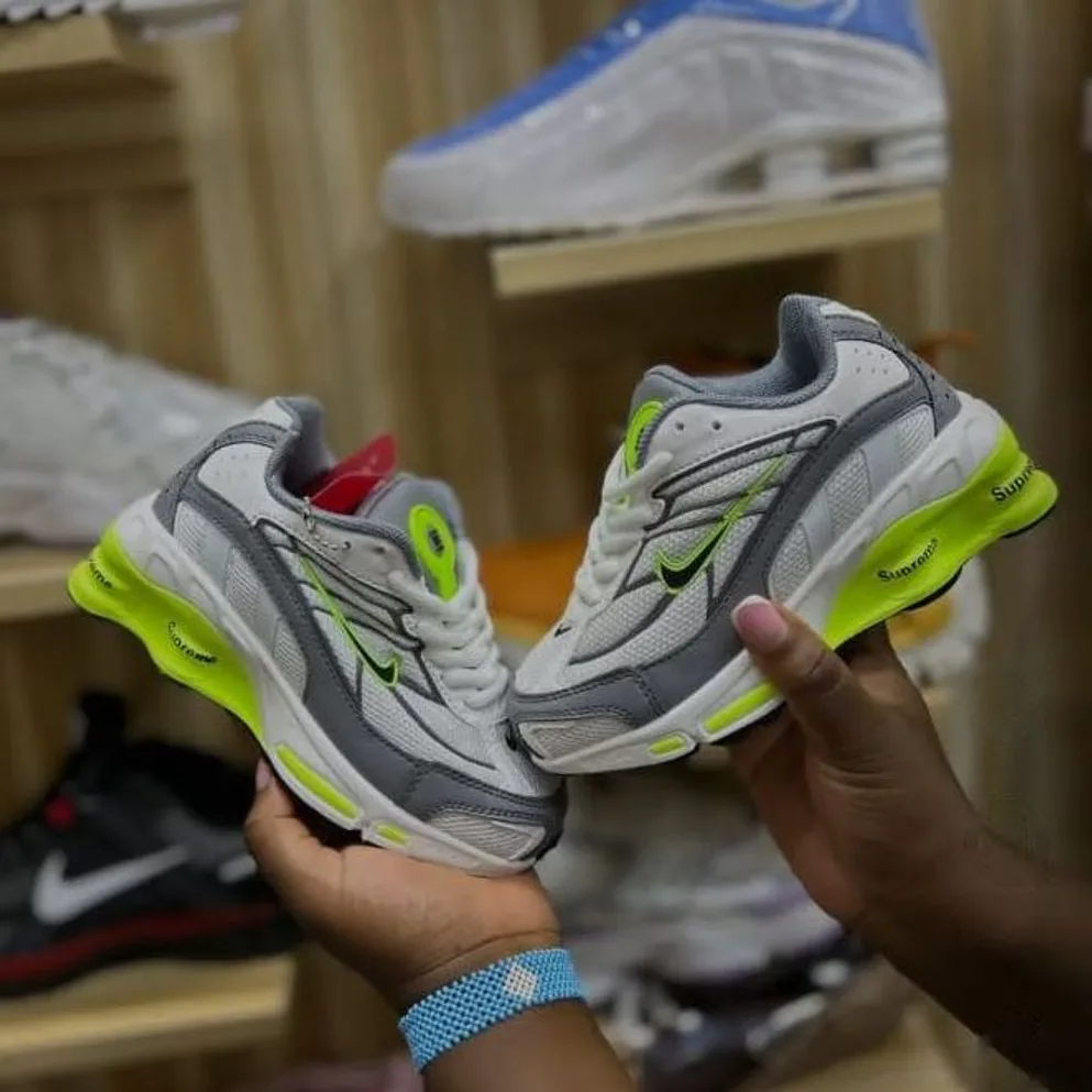 Nike Nike Silver / Volt Retro Runner in Metallic Silver / Grey / Volt — thumbnail 2