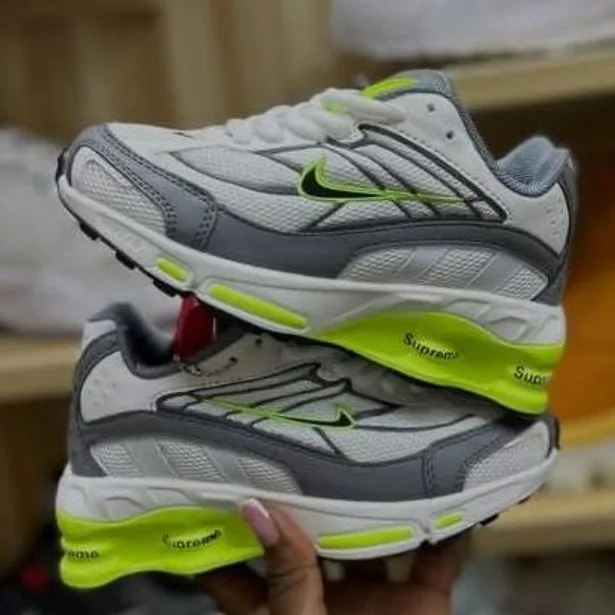Nike Silver / Volt Retro Runner